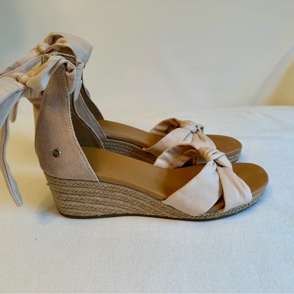 UGG Tan & Cream Espadrilles with bow detail & cushioned soles - Picture 5 of 7